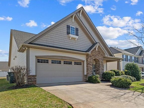 3rd image of 5520 Oakgate Dr
