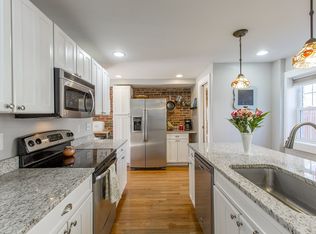 15 Grape St, Newmarket, NH 03857