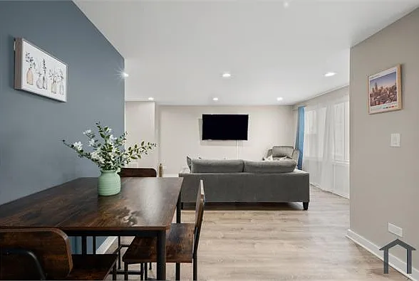 7007 S East End Ave #B — Photo 5
