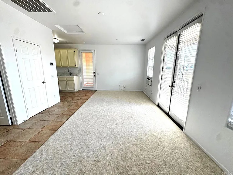 653 Beach St — Photo 11