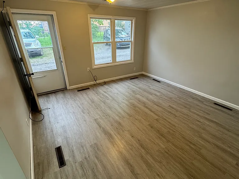 58 Sturges Ave #3 — Photo 4