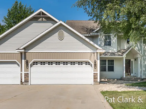 15423 Stoneridge Ct, Spring Lake, MI 49456