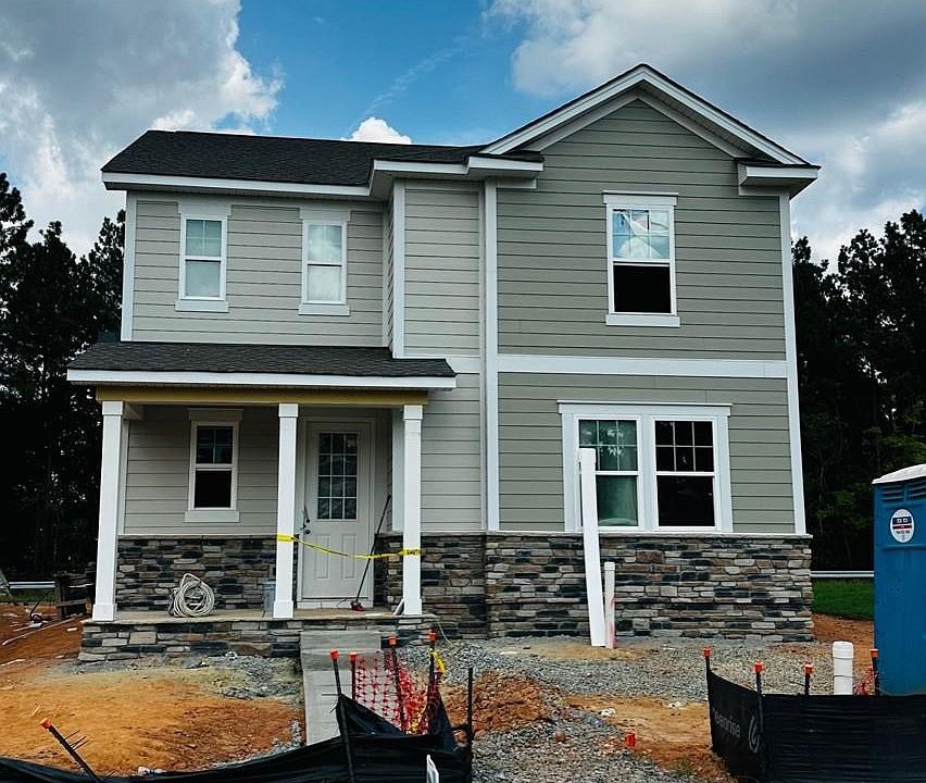 1st image of 446 Spire St