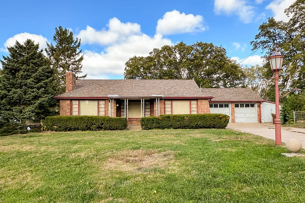 3 bed, 2310 sqft, $1,985 — Photo 3