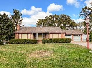 1725 Bellevue Blvd N, Bellevue, NE 68005