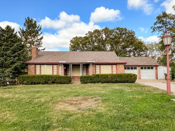 1725 Bellevue Blvd N, Bellevue, NE 68005