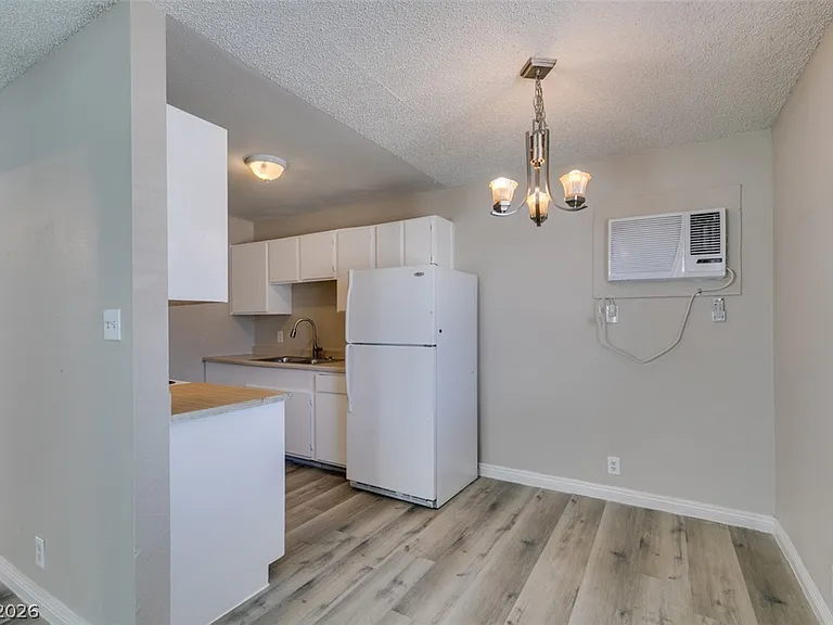 5806 Dodd St #D — Photo 13