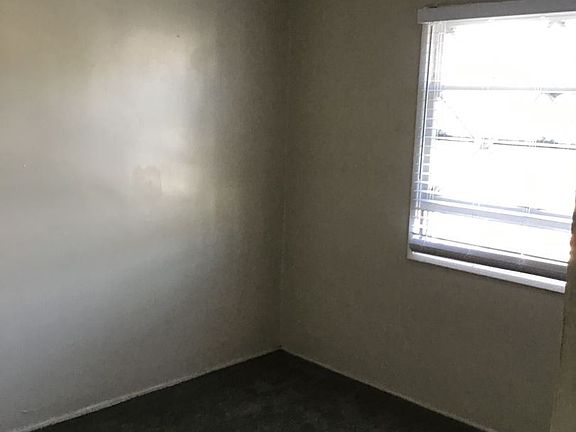 4th image of 2840 E 6th St APT 04