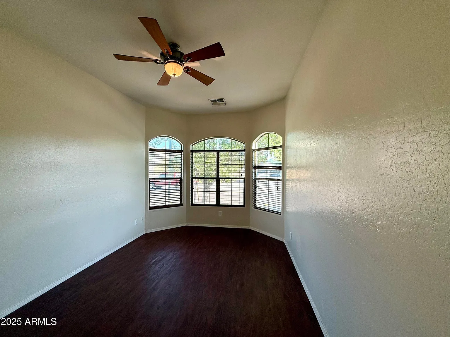 4 bed, 1907 sqft, $2,595 — Photo 3
