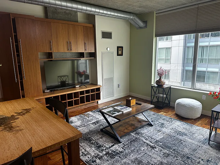 1926 W Burnside St #306 — Photo 6