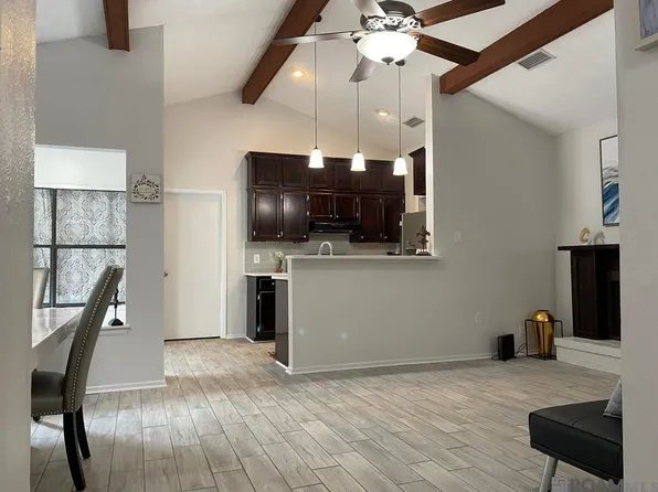 8050 Pennth Ave APT A, Baton Rouge, LA 70809