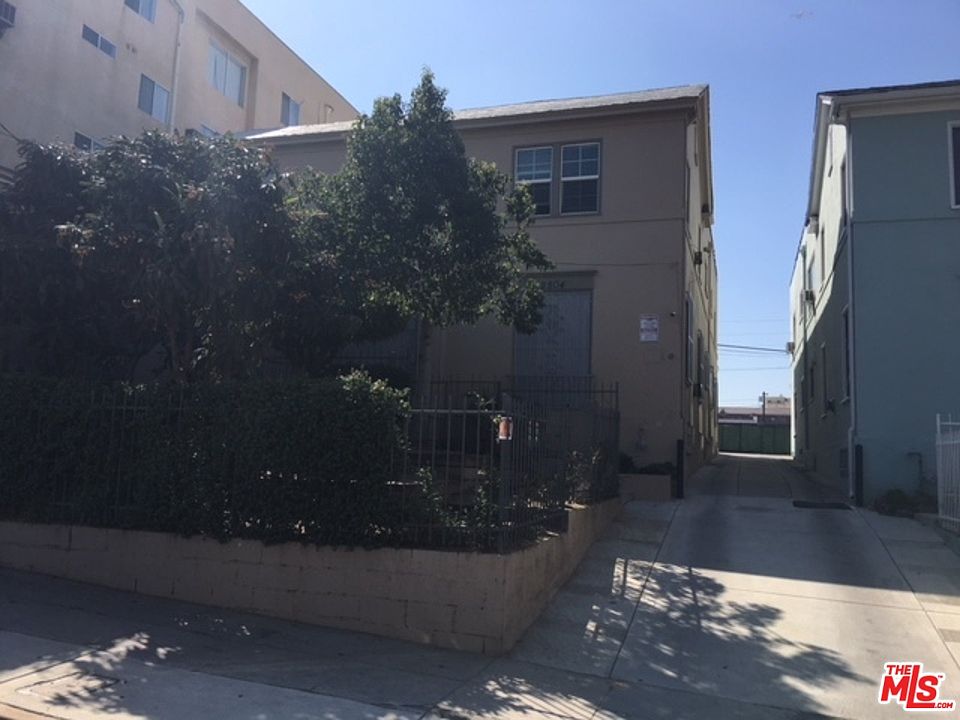 1st image of 2802 Francis Ave