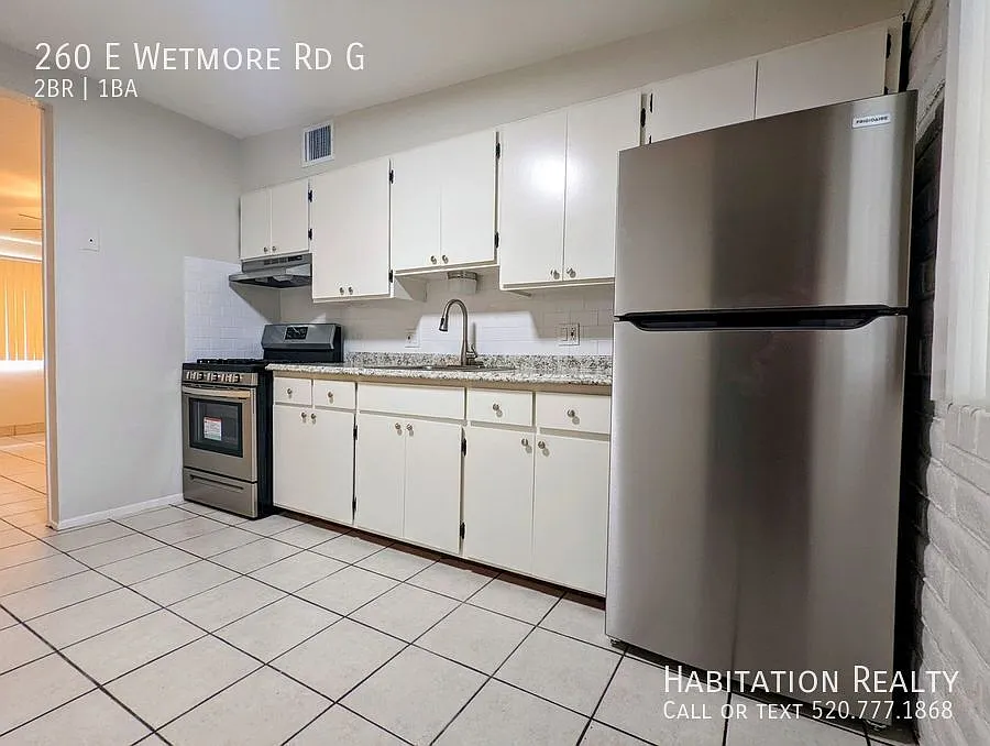 Beautifully renovated brick, 2bed/1bath condo at Limberlost, near the Tucson Mall! — Photo 2