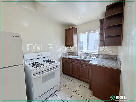 5th image of 809 N Martel Ave