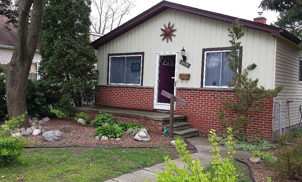 1st image of 23139 Stauber Ave