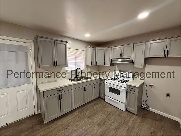 625 A St — Photo 4