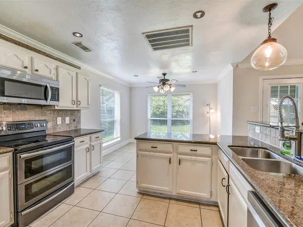 4410 Nations Dr, Pasadena, TX 77505