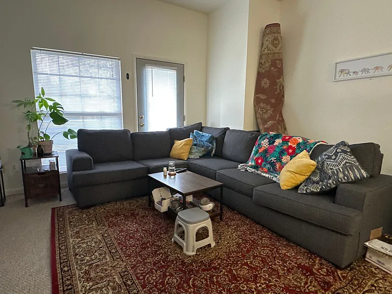 University Park Apartments near Cornell University — Photo 772