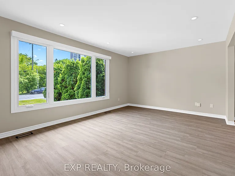 869 Maryland Ave — Photo 17