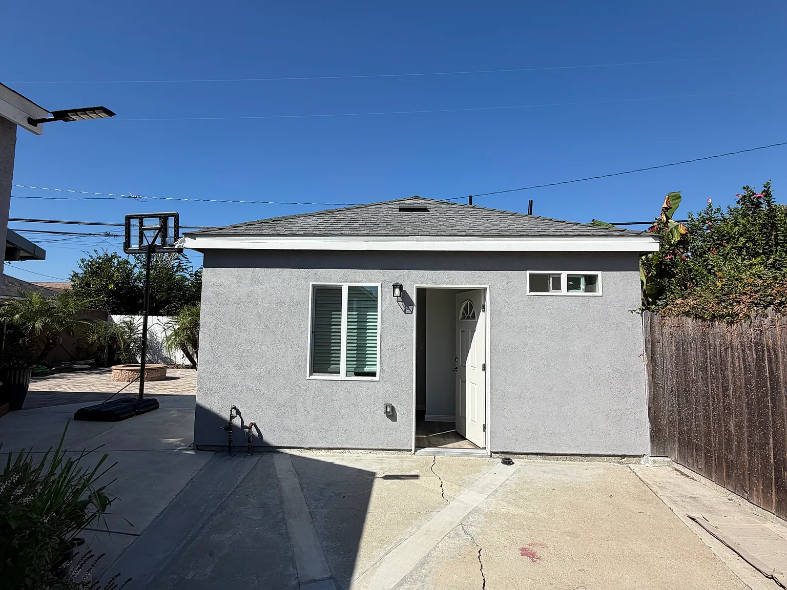 1 bed, 500 sqft, $1,900 — Photo 3