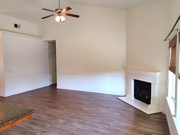 5th image of 456 Everglade Ave