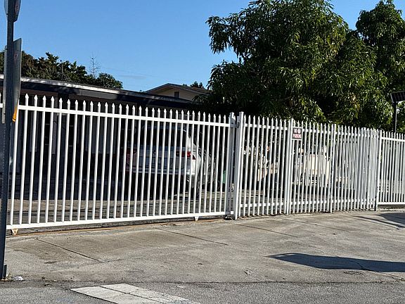 3rd image of 3599 NW 99th St