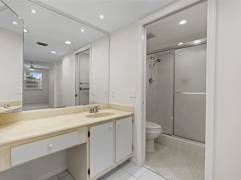1801 Eleuthera Point #J3 — Photo 17