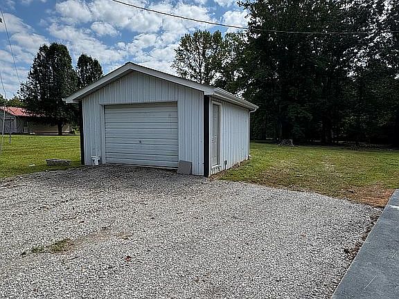 One Car detached garage