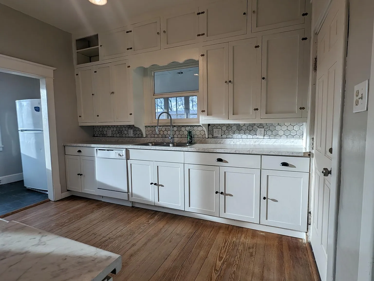 2 bed, 1078 sqft, $1,350 — Photo 3