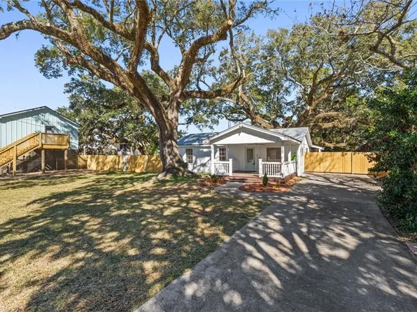 818 Cadillac Ave, Dauphin Island, AL 36528