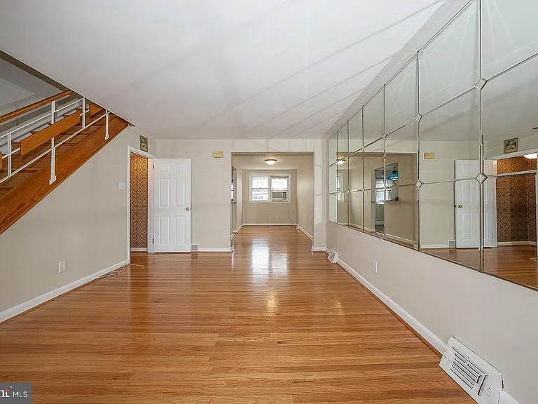 130 Ivy Ct — Photo 16
