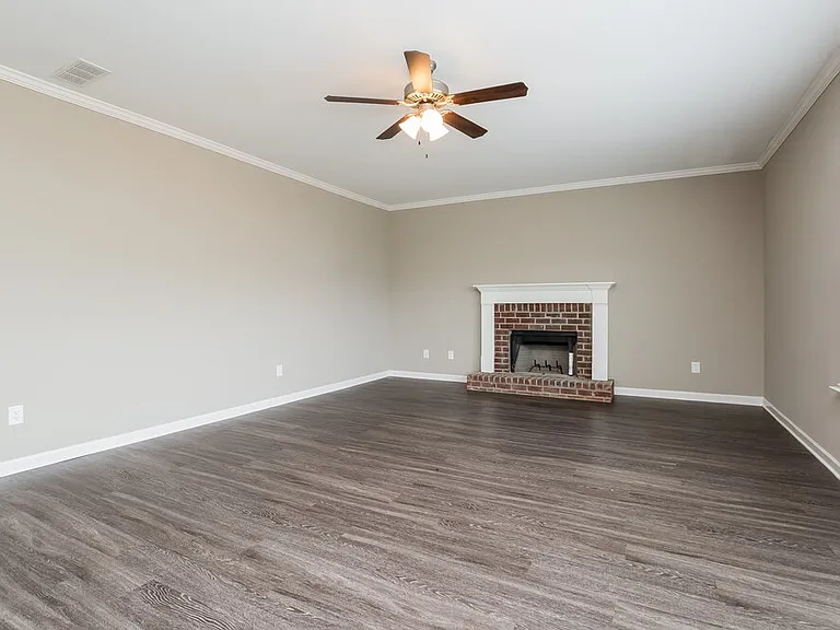 601 Fieldcrest Dr — Photo 5