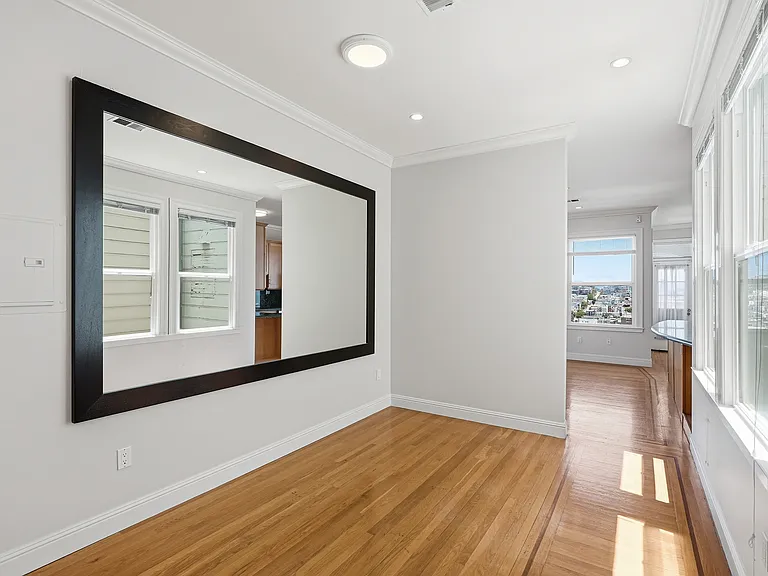 1818 Taylor St — Photo 6