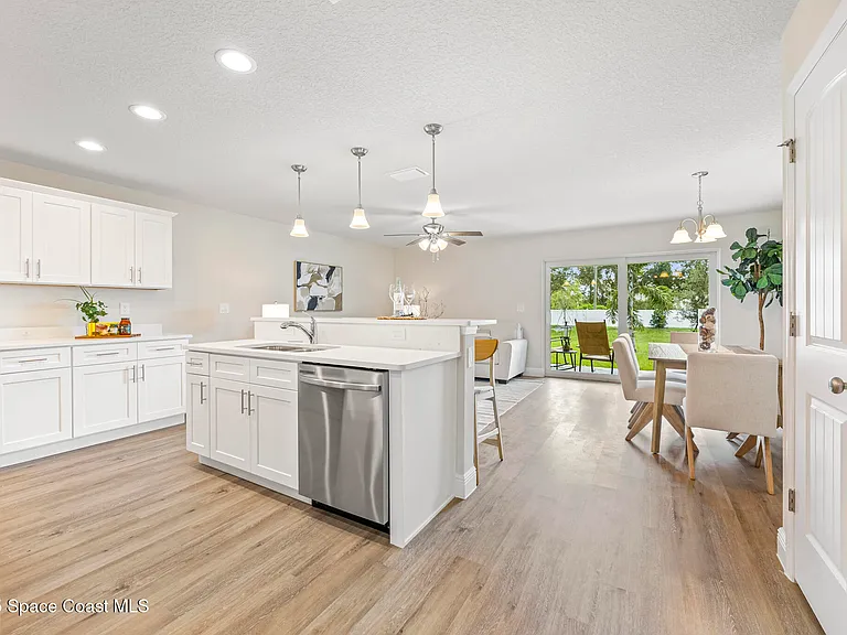 188 Hidden Woods Pl — Photo 4