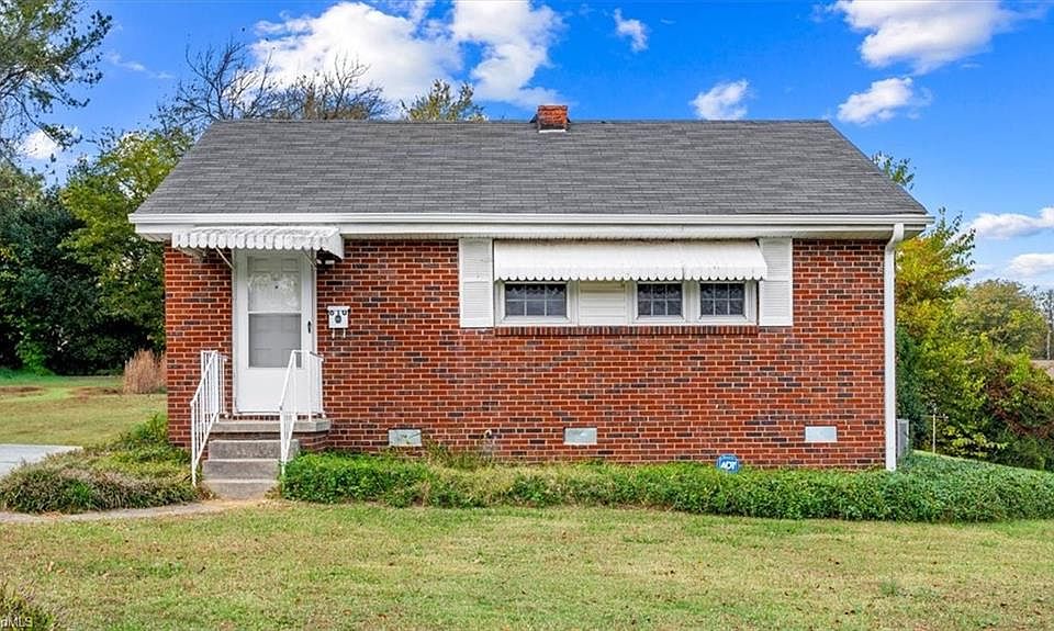 1st image of 610 Doak St