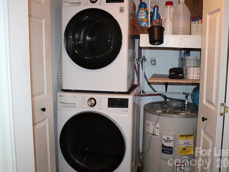 430 Queens Rd — Photo 20