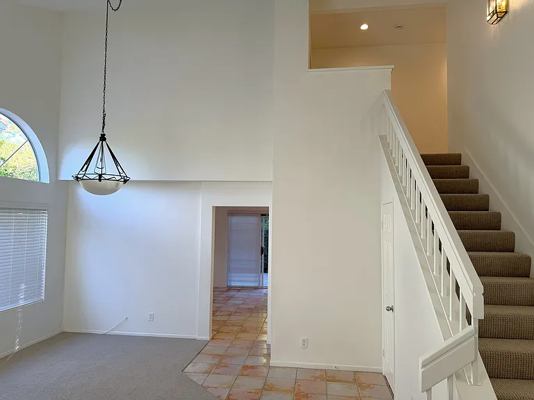 24668 El Manzano — Photo 2