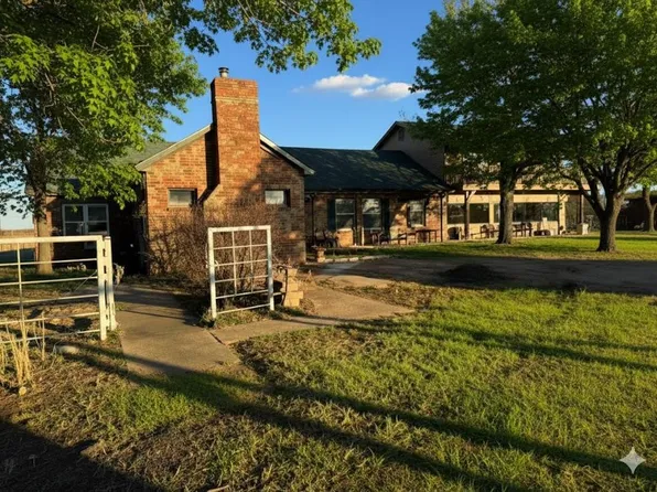 1932 E 2050th Rd, Hugo, OK 74743