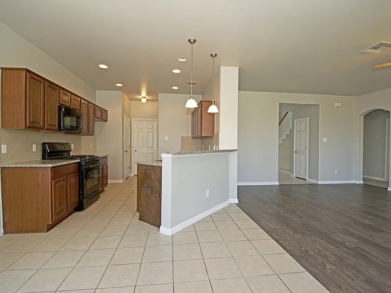 6800 Cromarty Ln — Photo 18
