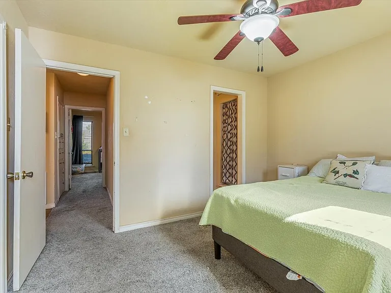 2905 NW Templeton Ter — Photo 6