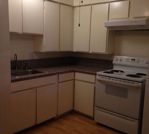 2nd image of 2117 22nd St APT 09