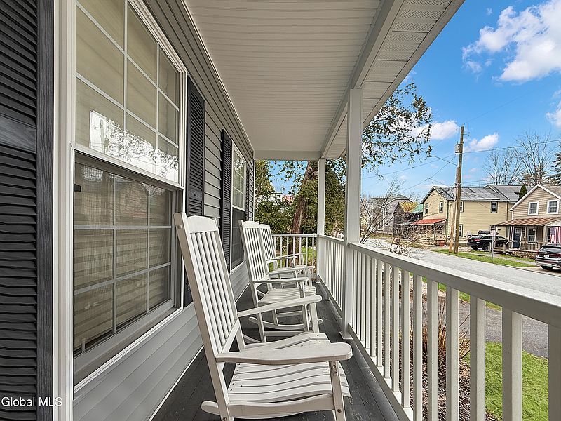 2nd image of 107 Catherine Street