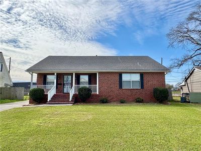 660 W Niagara Cir, Gretna, LA, 70056