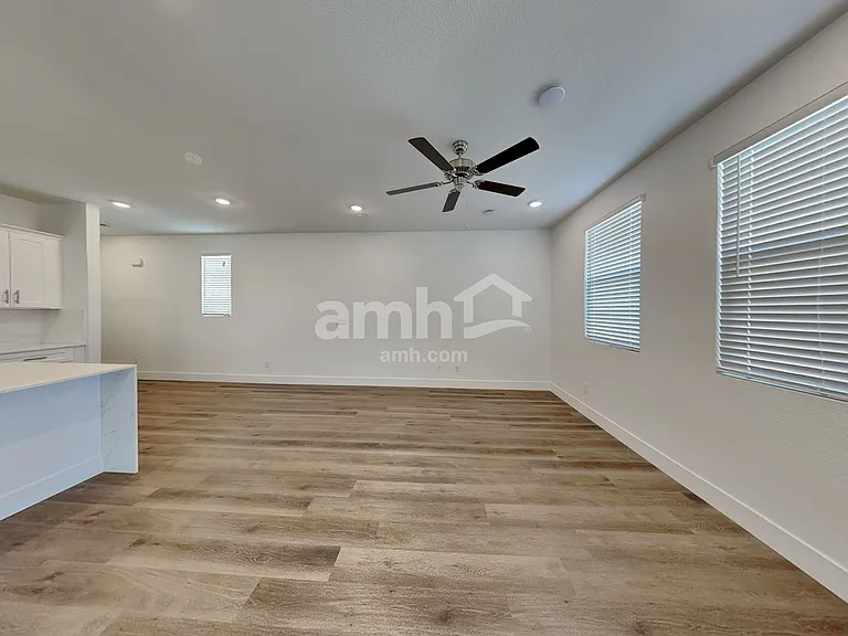 11146 Magallanes St — Photo 6