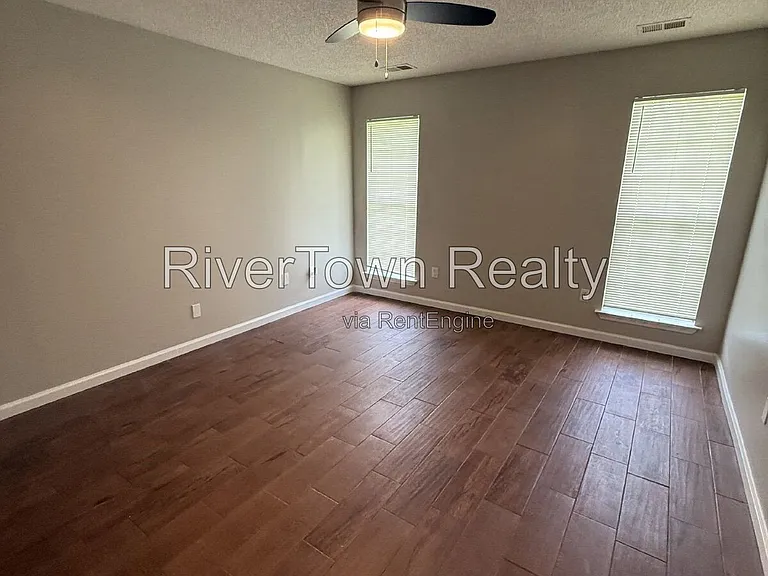 10570 Pecan View Dr — Photo 23