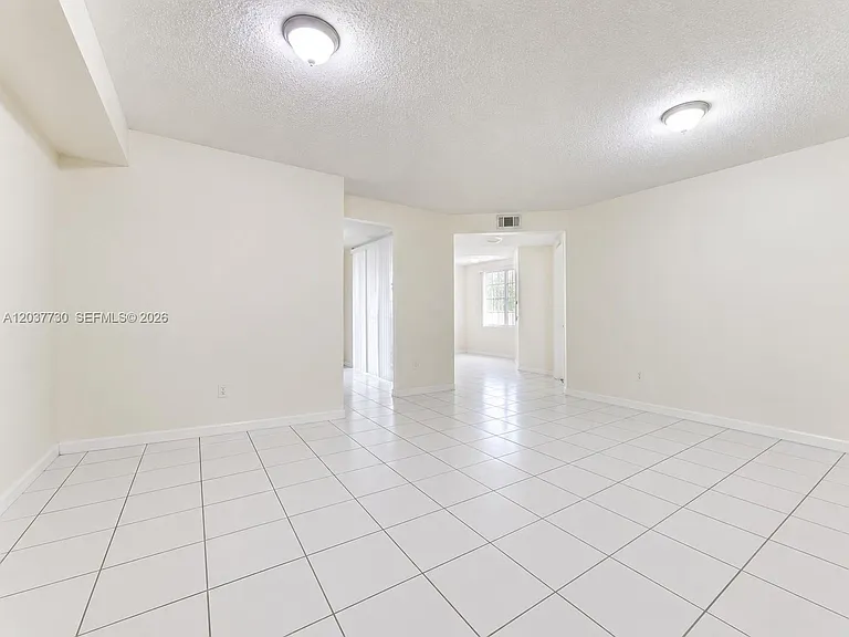 2622 SE 19th Ct #207-B — Photo 3