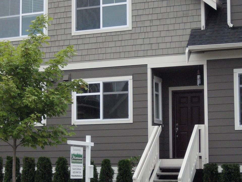 1st image of 2367 NE Park Dr