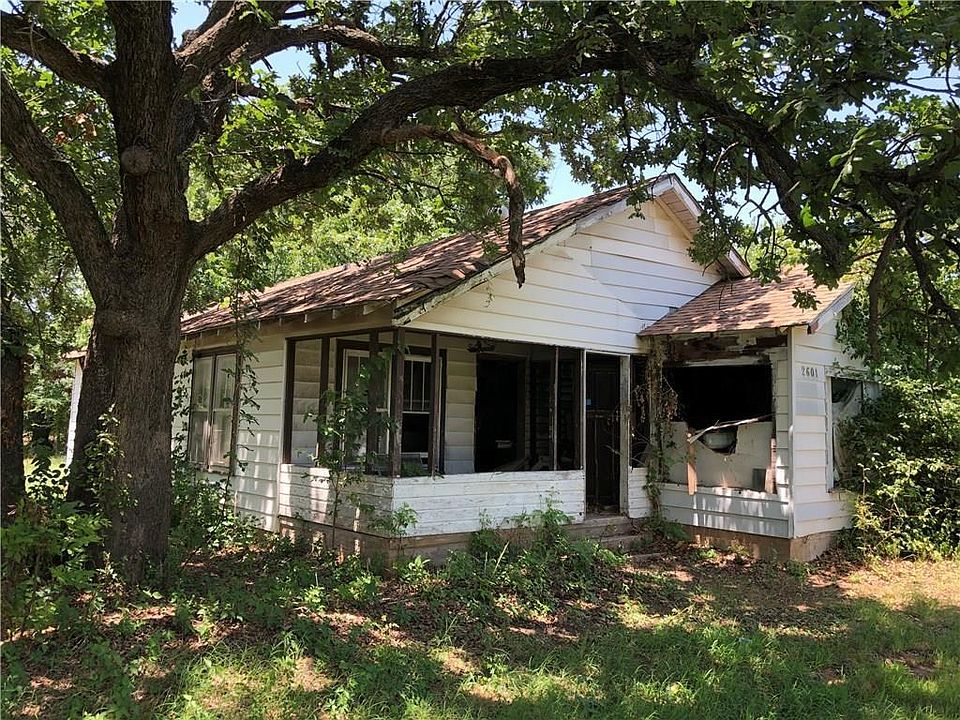 1st image of 2601 N Shadynook Way