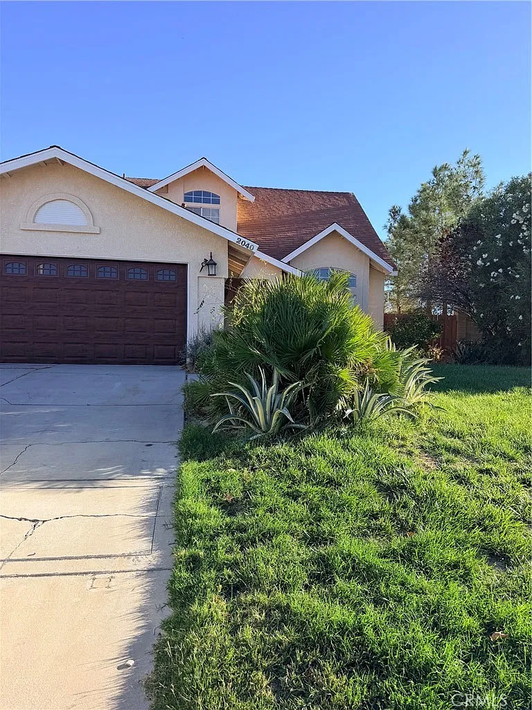 3 bed, 2.5 bath, 1614 sqft, $2,600 — Photo 1