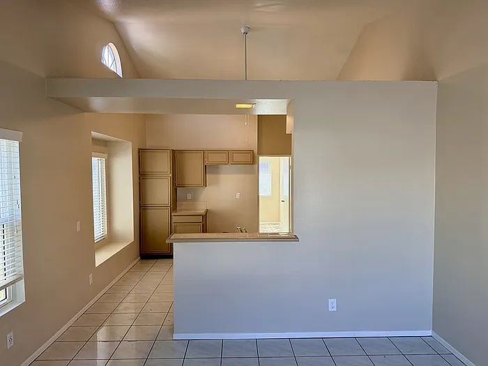 2036 Orchard Dr — Photo 7